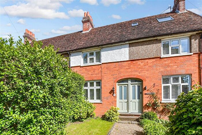 3 Bedroom Terraced House For Sale In Faversham Road, Boughton Lees, Kent, TN25