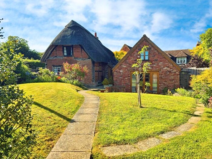 3 Bedroom Cottage For Sale In Preston-on-Stour, CV37