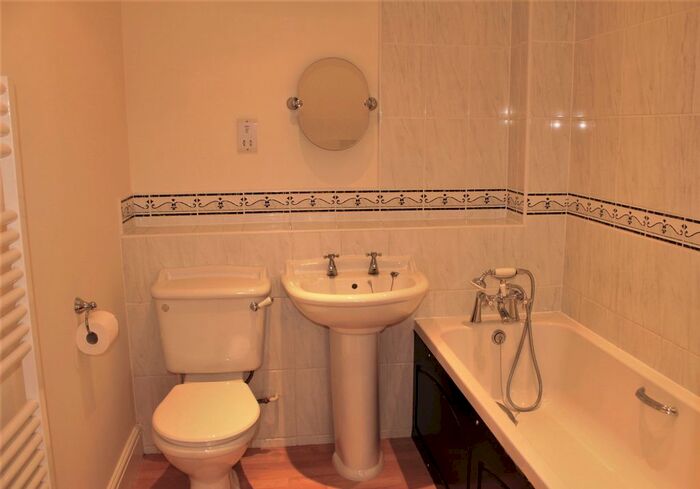 2 Bedroom Flat To Rent In Sells Close, St. Lukes, Guildford, GU1