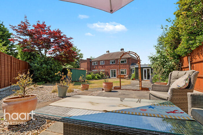 4 Bedroom Semi Detached House To Rent In Veryan Close, Orpington, BR5