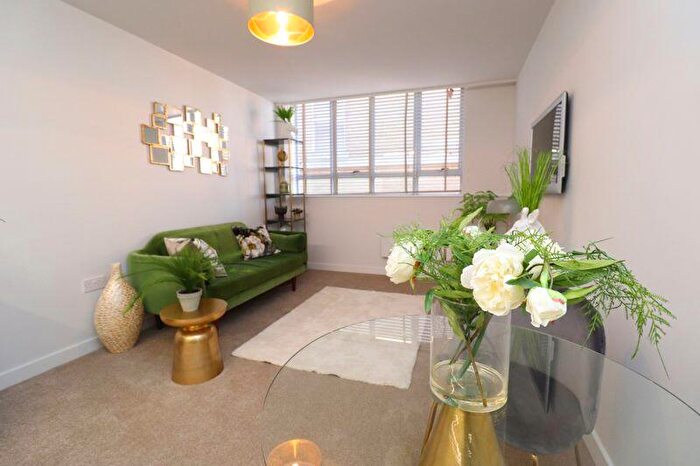 2 Bedroom Apartment To Rent In - Eastgate Street, Gloucester, GL1