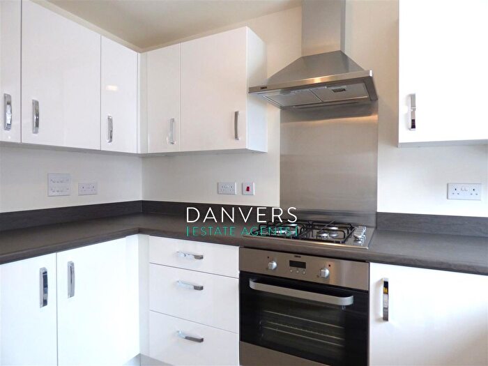 2 Bedroom Semi-Detached House To Rent In Broomfield Cresent, Leicester, LE4