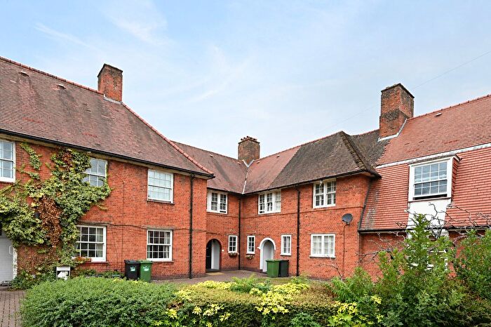 3 Bedroom Terraced House For Sale In Wulfstan Street, London, W12