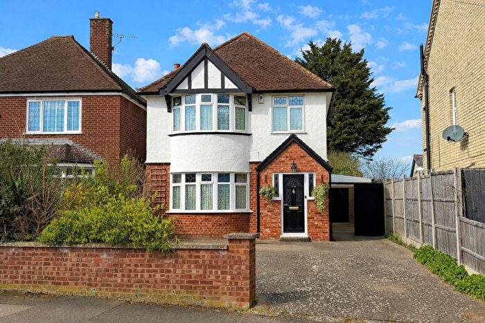 3 Bedroom Detached House For Sale In Hitchin Road, Stotfold, Hitchin, SG5