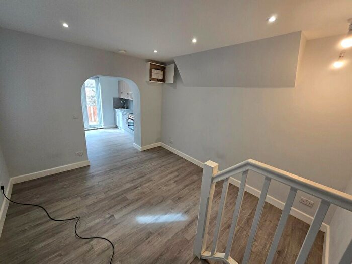 Studio To Rent In Alexandra Grove, London, N4