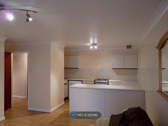 1 Bedroom Flat To Rent In The Gatehouse, West End, Southampton, SO30