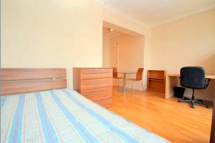 Studio To Rent In Euston Road, London, NW1