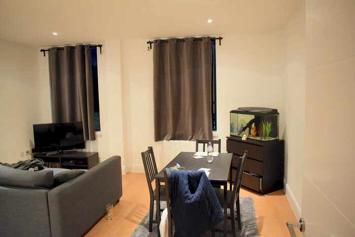 1 Bedroom Flat To Rent In Woburn House, High Street, Addlestone, KT15
