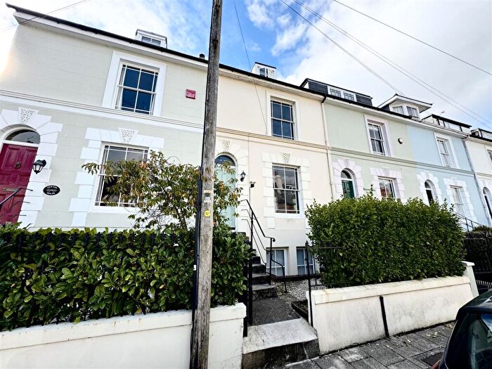 4 Bedroom Town House To Rent In Stanley Street, Southsea, Hampshire, PO5