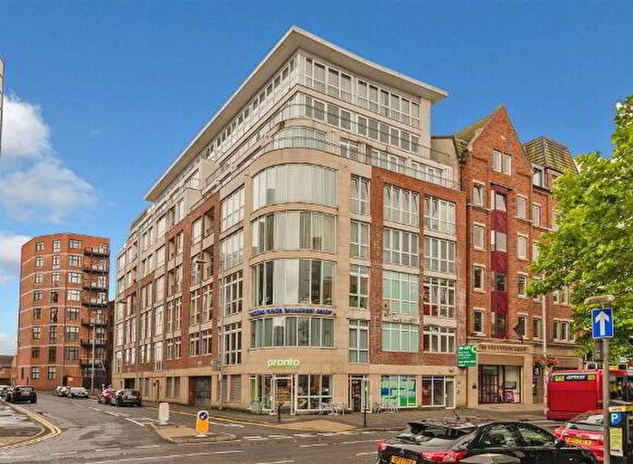 3 Bedroom Apartments For Sale In Apt, Shaftesbury Court, Belfast, BT7