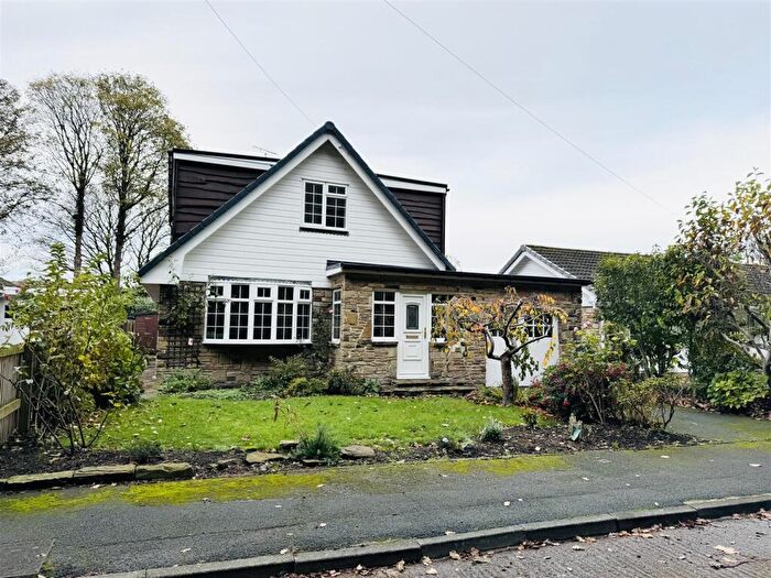 5 Bedroom Detached House For Sale In North Wood Park, Kirkburton, HD8