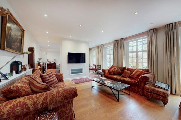 5 Bedroom Flat To Rent In Grove End Road, St Johns Wood, NW8