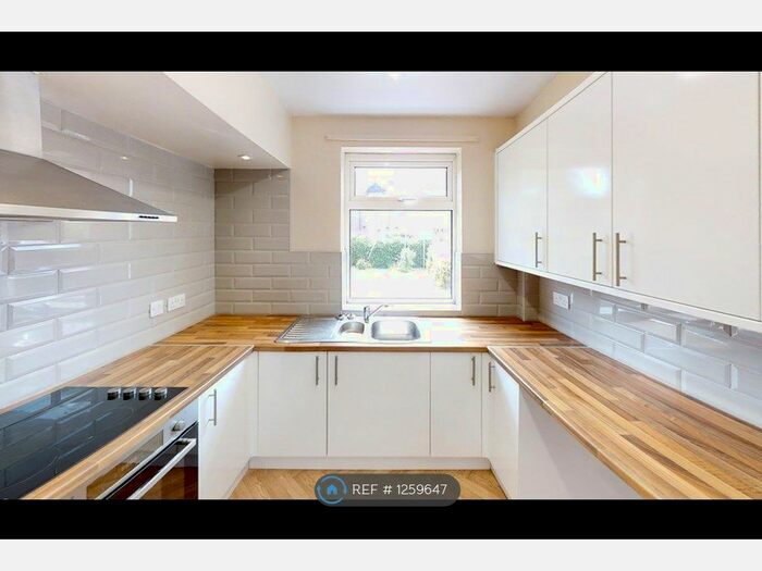 3 Bedroom Semi-Detached House To Rent In Greengarth, Carlisle CA2