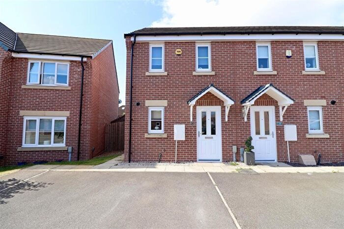 2 Bedroom End Of Terrace House To Rent In Grainger Drive, Pocklington, YO42