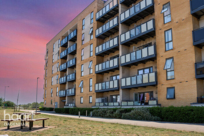 3 Bedroom Flat For Sale In Handley Page Road, Barking, IG11