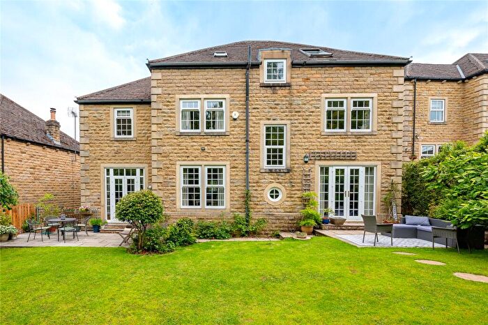 6 Bedroom Detached House For Sale In Creskeld Park, Leeds, LS16