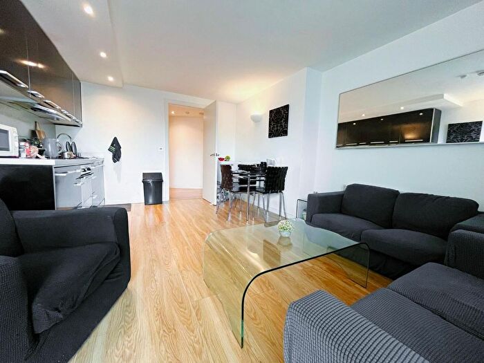 2 Bedroom Flat To Rent In Wellington Quarter, Wellington Street, Leeds, LS1