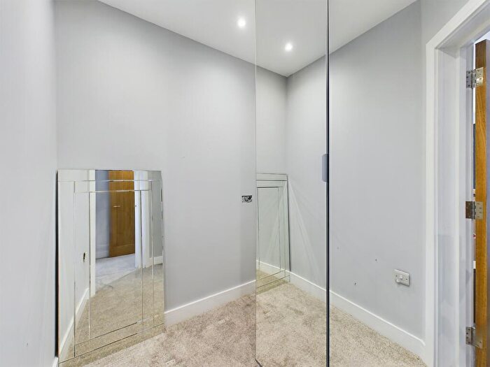 1 Bedroom Flat To Rent In Jem House, Grove Gardens, High Wycombe, HP13