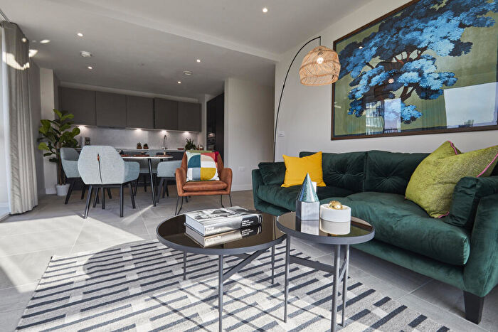 2 Bedroom Apartment To Rent In Rochdale Road, Manchester, Greater Manchester, M4