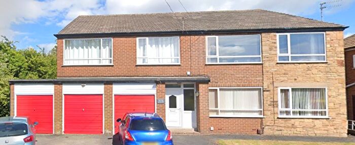 2 Bedroom Flat To Rent In Swiss Court, Leeds, LS17