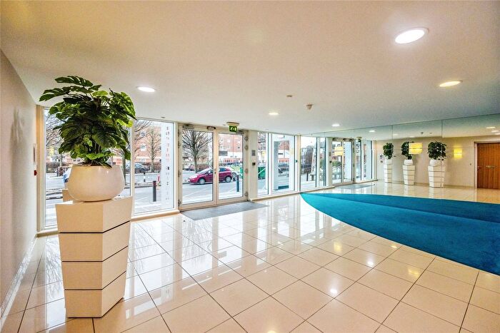 1 Bedroom Flat For Sale In Gunwharf Quays, Portsmouth, Hampshire, PO1