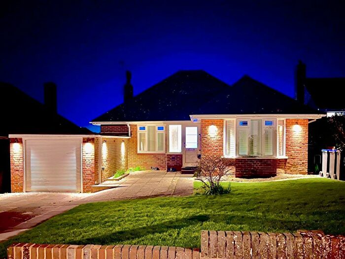 2 Bedroom Detached Bungalow To Rent In Chute Avenue, High Salvington, BN13