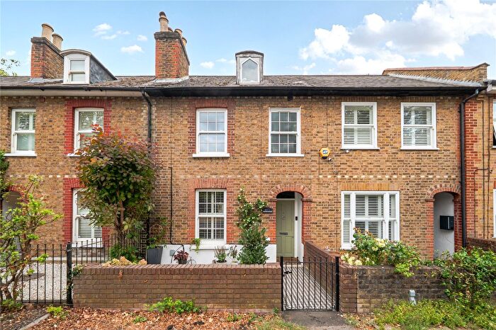 3 Bedroom Terraced House For Sale In Park View, Portsmouth Road, Thames Ditton, KT7