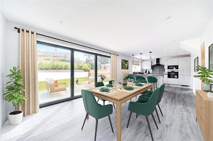 4 Bedroom Detached House For Sale In The Ridings, Addlestone, Surrey, KT15