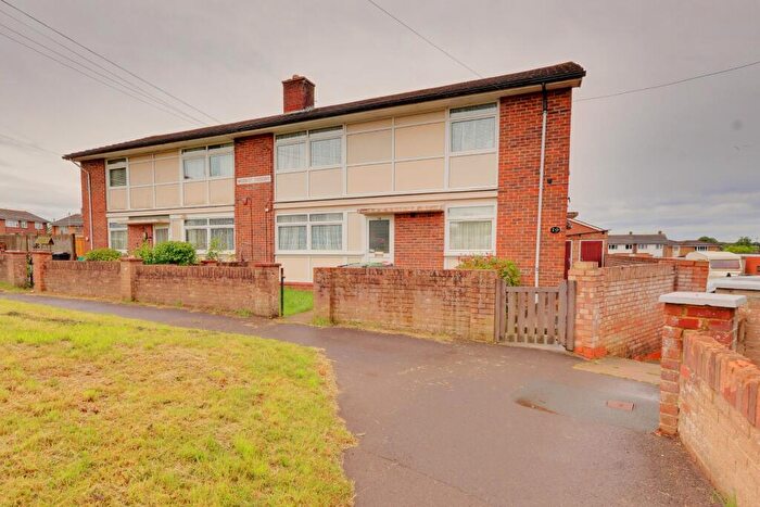 2 Bedroom Maisonette For Sale In Woodcot Crescent, Havant, PO9