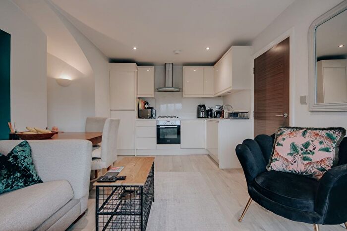 1 Bedroom Flat For Sale In Herkomer House, High Street, Bushey, WD23