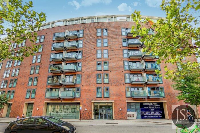 2 Bedroom Apartment To Rent In Montreal House, Surrey Quays Road, Canada Water, SE16