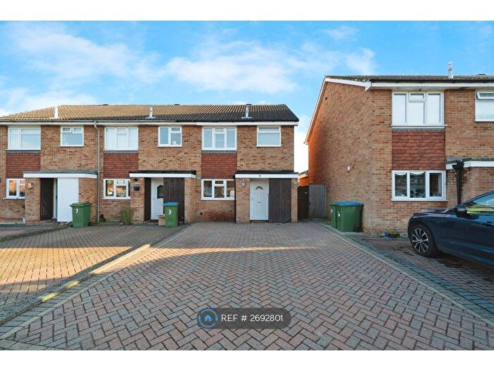3 Bedroom Semi-Detached House To Rent In Egmont Road, Walton-On-Thames, KT12