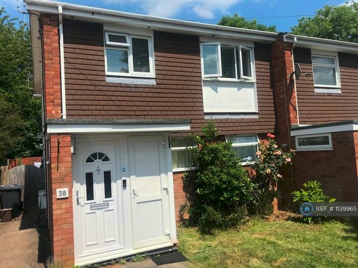 2 Bedroom Maisonette To Rent In Cumberland Close, Amersham, HP7