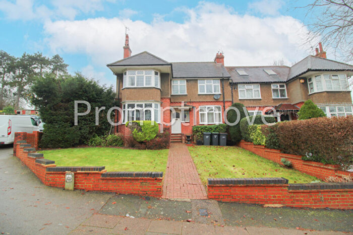 3 Bedroom Semi-Detached House To Rent In Cutenhoe Road Luton, LU1