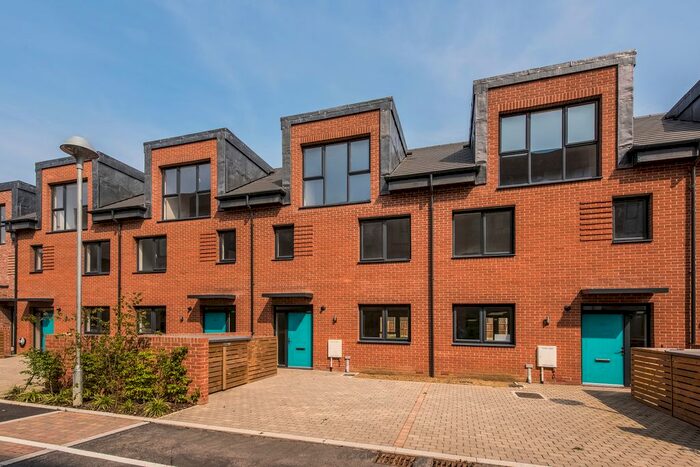 4 Bedroom Terraced House To Rent In Reynard Way, Brentford, Brentford, TW8