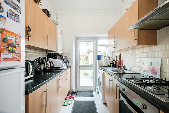 3 Bedroom Terraced House For Sale In Wadham Avenue, Walthamstow, E17