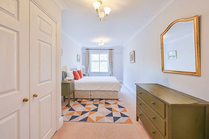 1 Bedroom Flat For Sale In Vincent Square, Victoria, London, SW1P