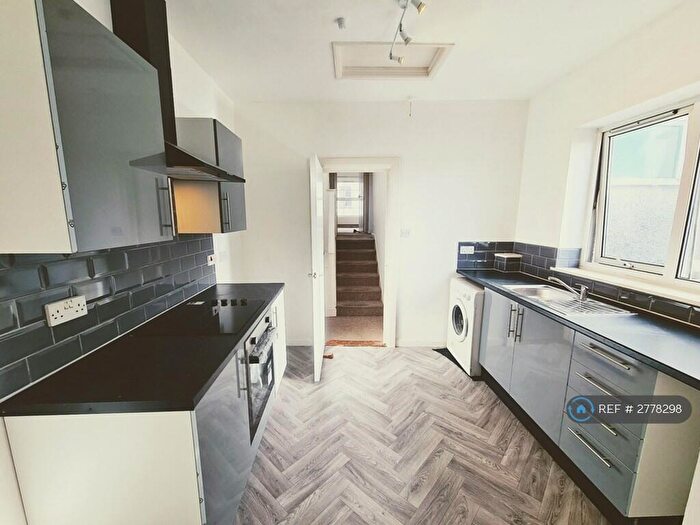 2 Bedroom Flat To Rent In Prospect Street, Plymouth, PL4