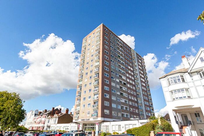 3 Bedroom Flat For Sale In Tower Court, Westcliff Parade, SS0