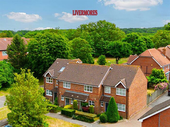 2 Bedroom Terraced House For Sale In Powell Avenue, Dartford, DA2