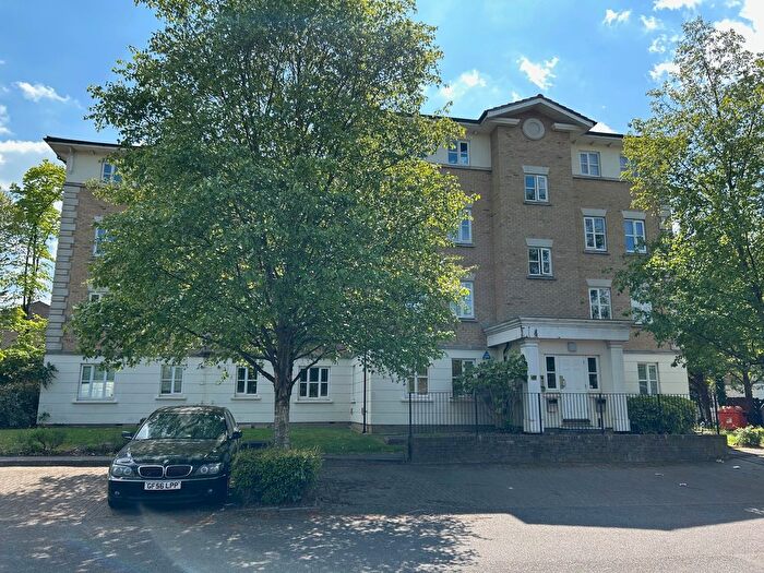 2 Bedroom Flat For Sale In Monkwood Close, Gidea Park, Romford, RM1