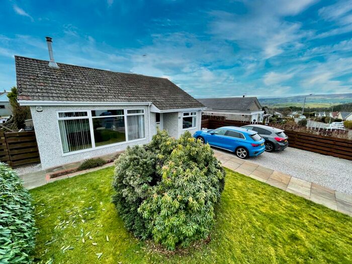 3 Bedroom Detached Bungalow For Sale In Lomond Crescent, Beith, KA15