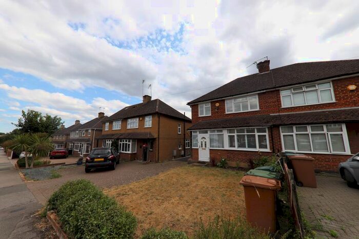 3 Bedroom Semi-Detached House To Rent In Woodland Road, Maple Cross, WD3