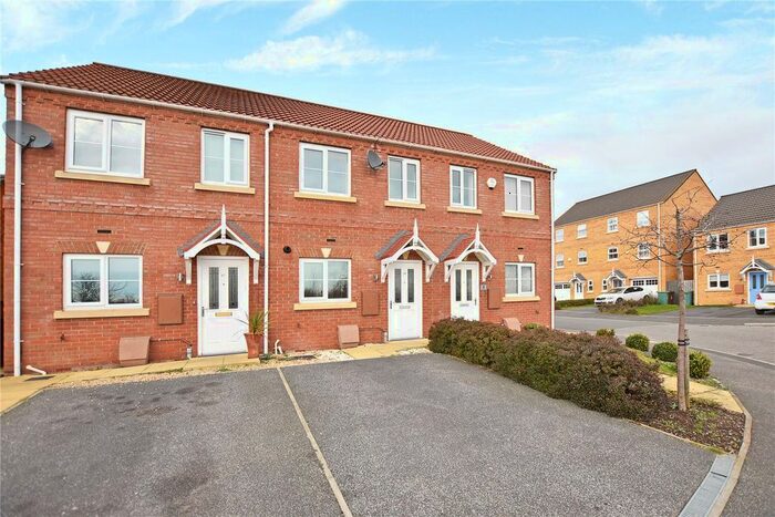 2 Bedroom Town House To Rent In Park Drive, Lofthouse, Wakefield, West Yorkshire, WF3