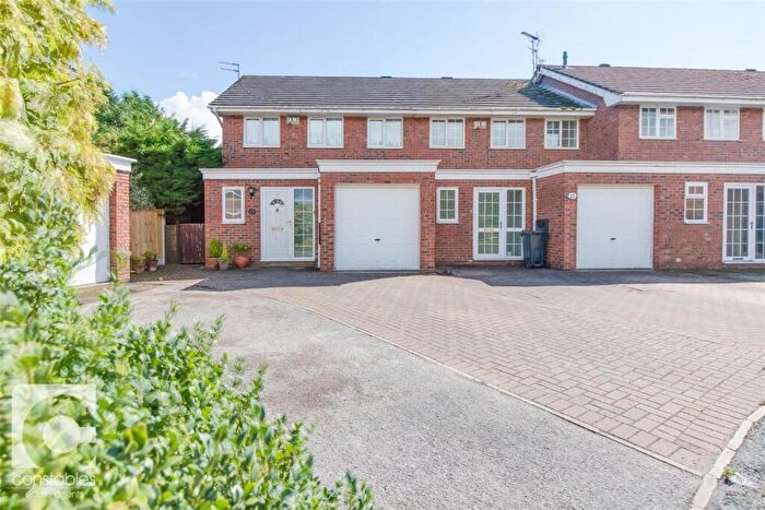 3 Bedroom Semi-Detached House To Rent In Old Farm Close, Willaston, Cheshire, CH64
