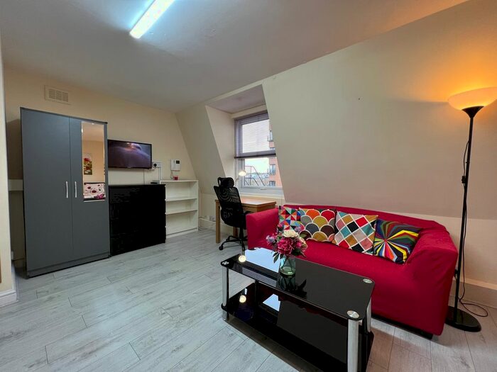 Studio To Rent In Cromwell Road, London, SW7