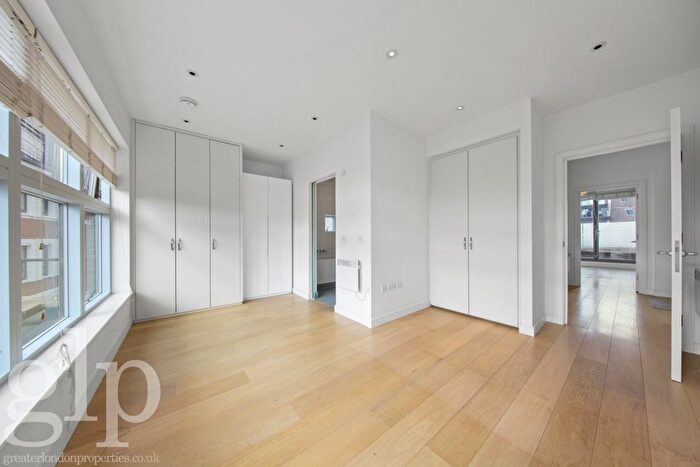 3 Bedroom Flat To Rent In Marshall Street, London, W1F