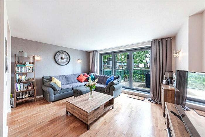 2 Bedroom Apartment For Sale In New Providence Wharf, Fairmont Avenue, Canary Wharf, London, E14