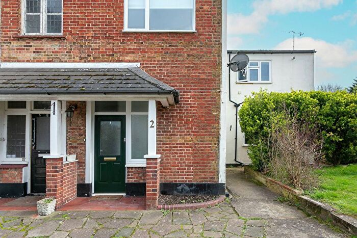 1 Bedroom Maisonette To Rent In Chalk Hill, Bushey, Watford, WD19