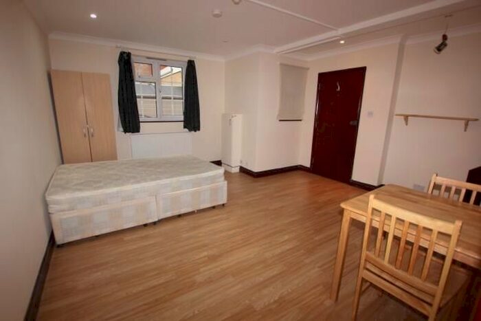 Studio To Rent In Chesterfield Mews, Harringay, N4